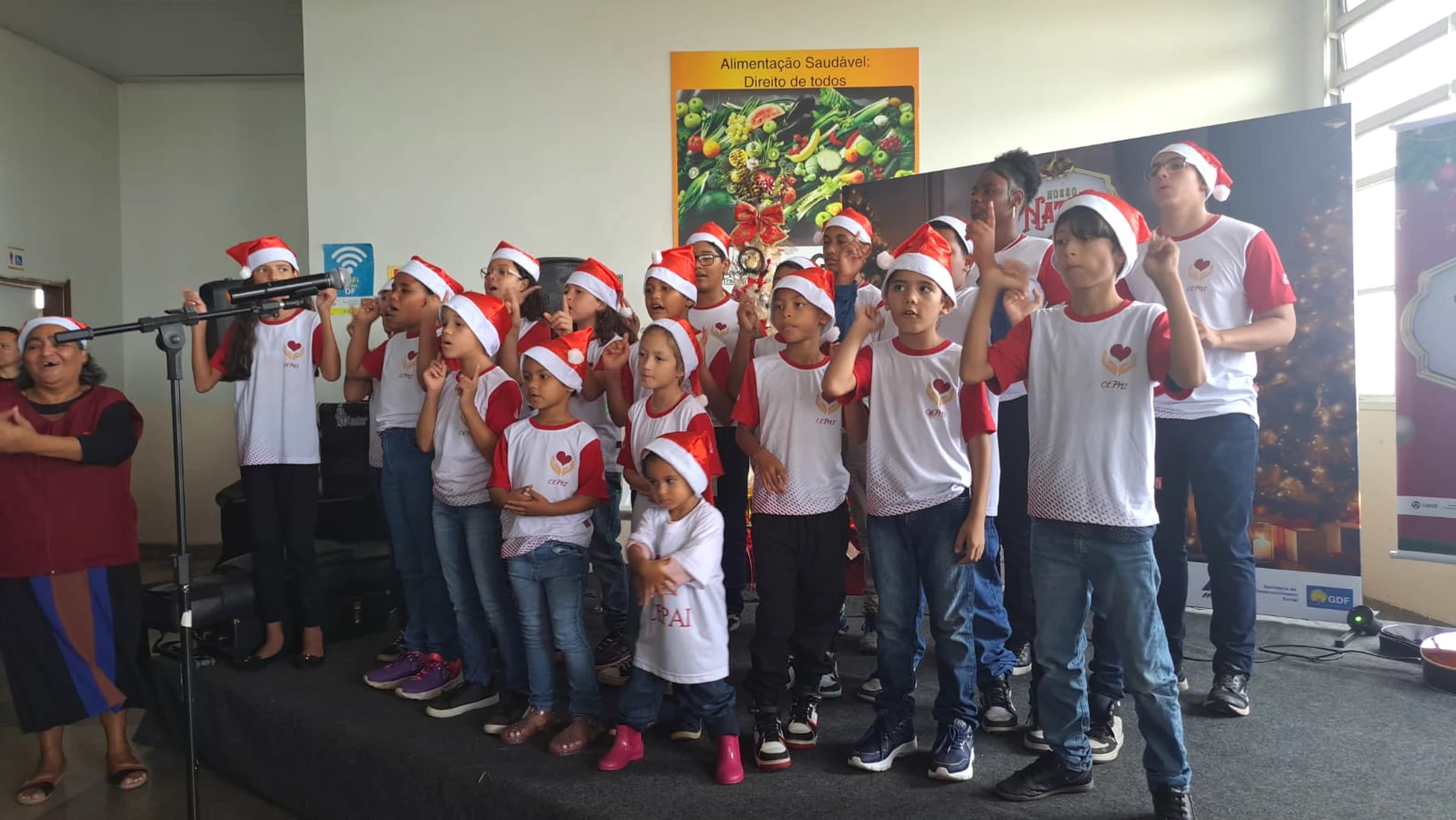 Coral infantil do CEPAI em apresentação